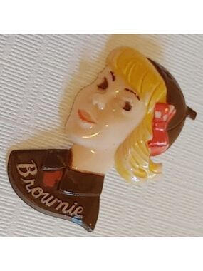 Girl Scouts PIN Vintage 1950's BROWNIE Blonde Hair Plastic